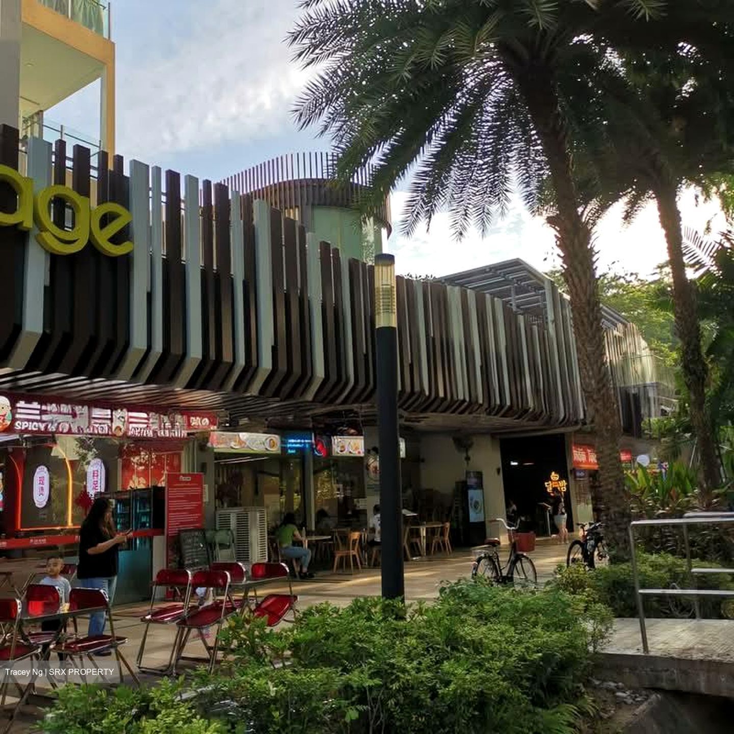 East Village (D16), Retail #610992491